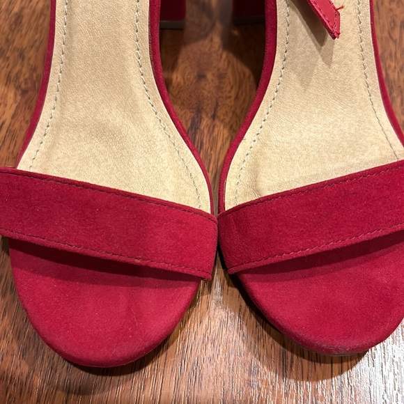 Red heels - Picture 3 of 3